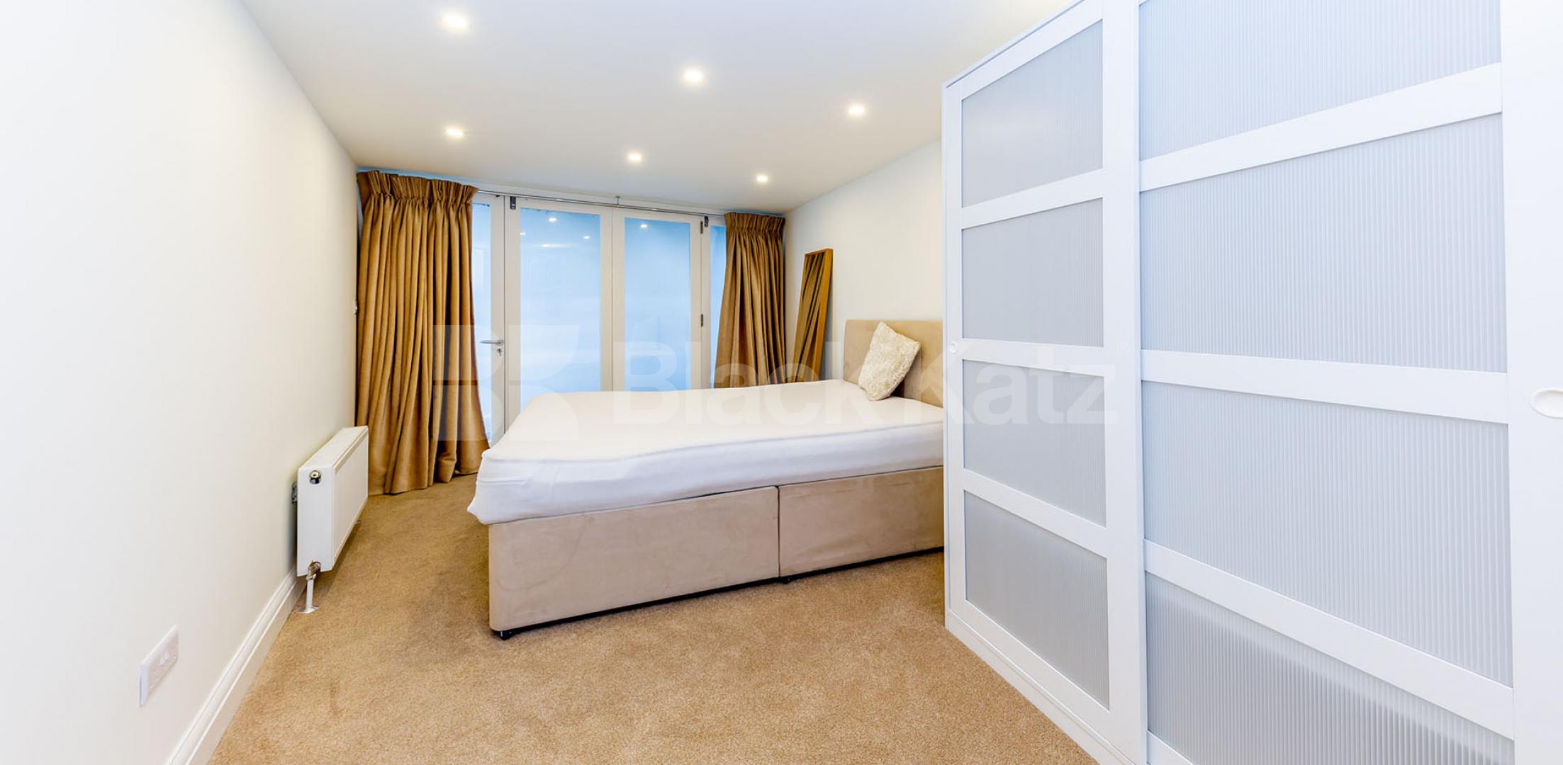 Modern furnished two bed mins to Regents Park and Camden Tube  Parkway, Regents Park